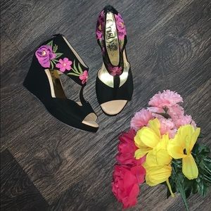 🌺Handmade Mexican Embroidered Black High Heels 👠